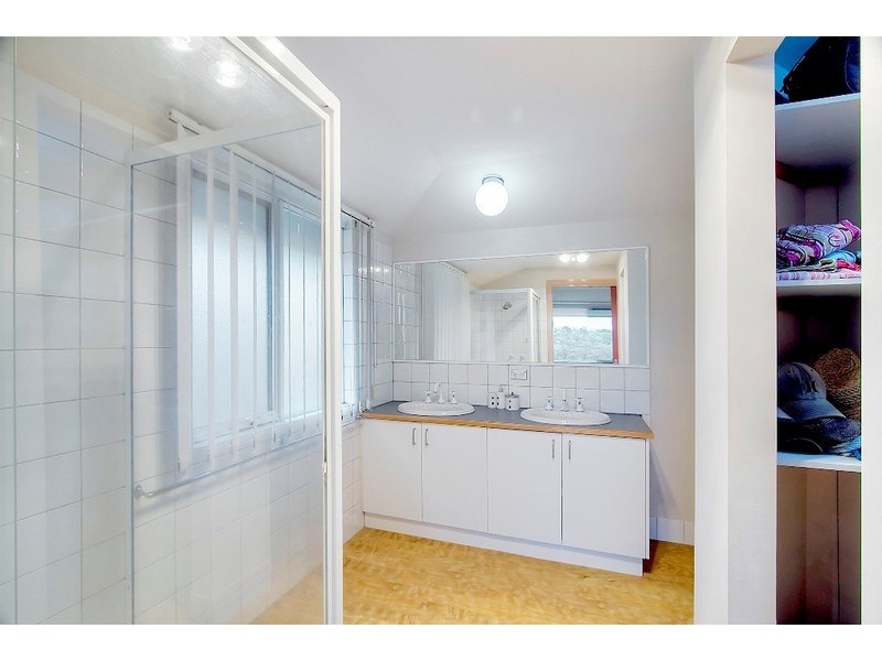 4 Deanswood Way, Narre Warren VIC 3805