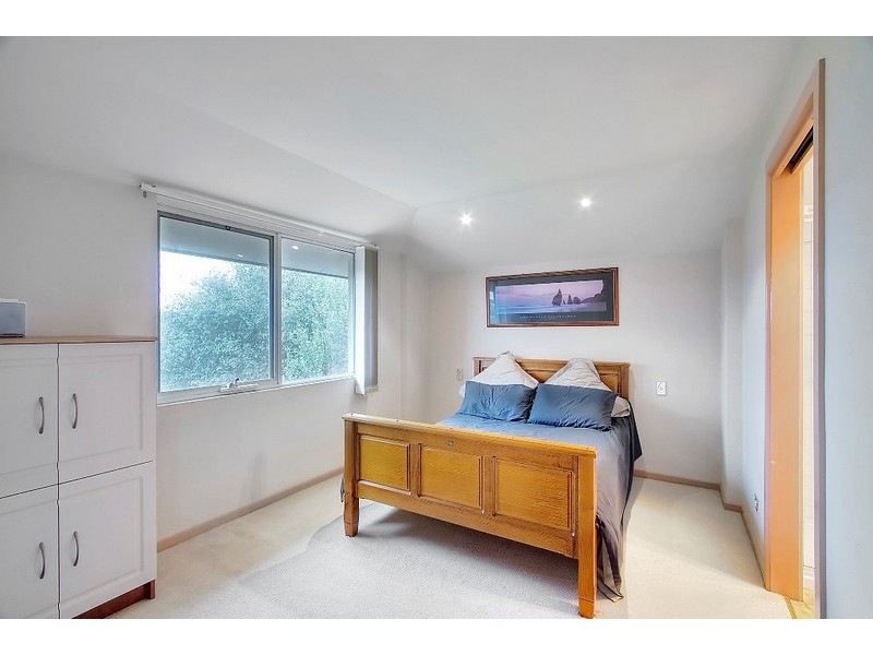 4 Deanswood Way, Narre Warren VIC 3805