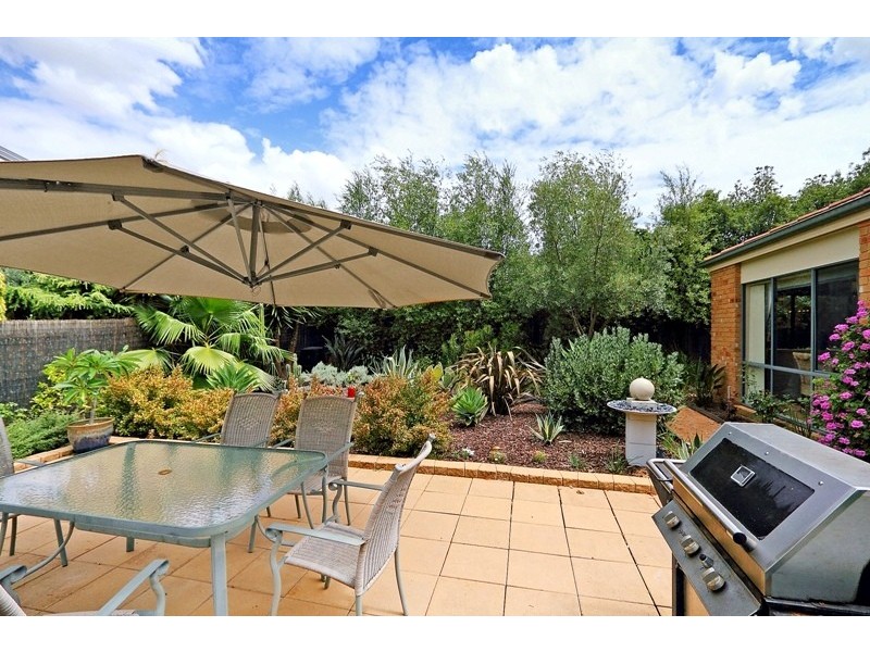 16 Minton Walk, Narre Warren South VIC 3805