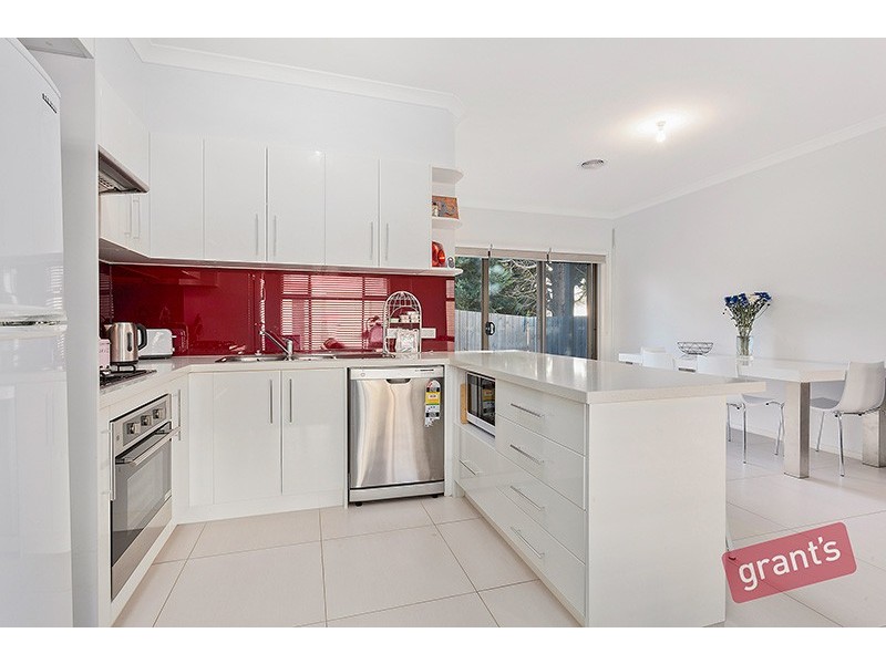 10/10-12 Innes Court, Berwick VIC 3806
