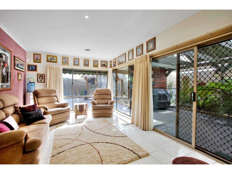 8 Clement Court, Narre Warren South VIC 3805