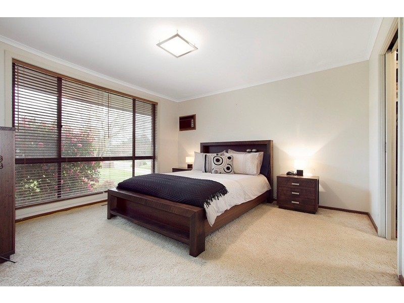 1 Brently Close, Narre Warren North VIC 3804