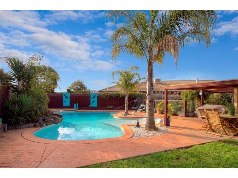 2 Glen Court, Narre Warren VIC 3805