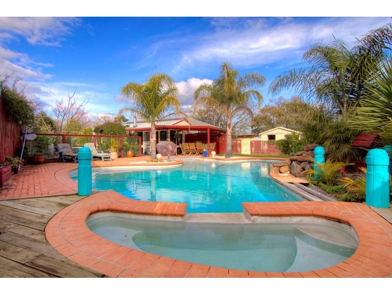 2 Glen Court, Narre Warren VIC 3805