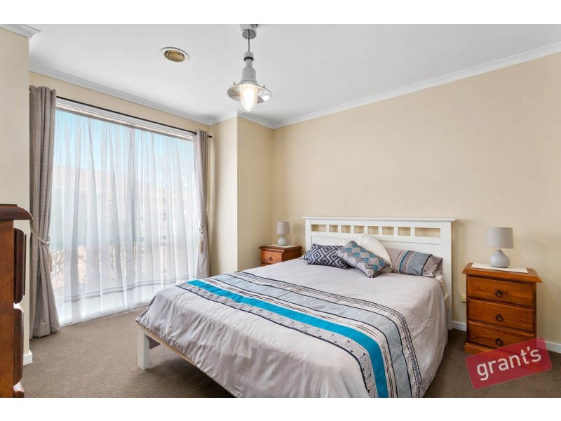 8 Onyx Court, Narre Warren VIC 3805