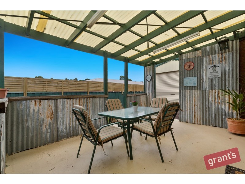 8 Onyx Court, Narre Warren VIC 3805