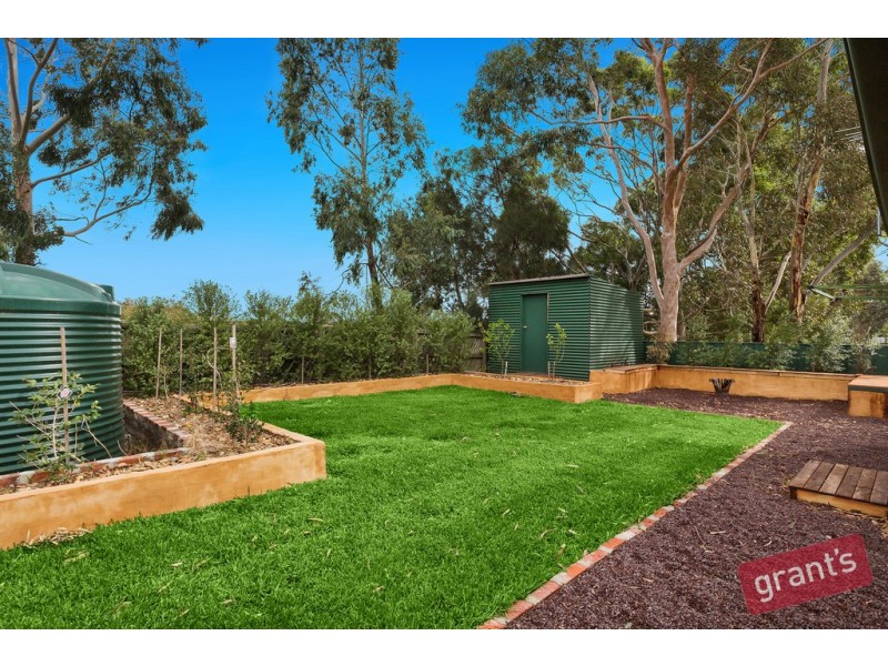 8 Onyx Court, Narre Warren VIC 3805
