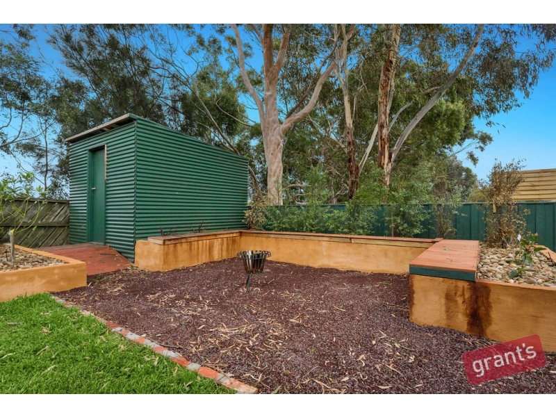 8 Onyx Court, Narre Warren VIC 3805