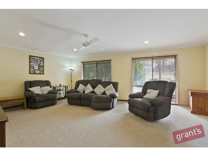 18 Stewart Avenue, Narre Warren VIC 3805