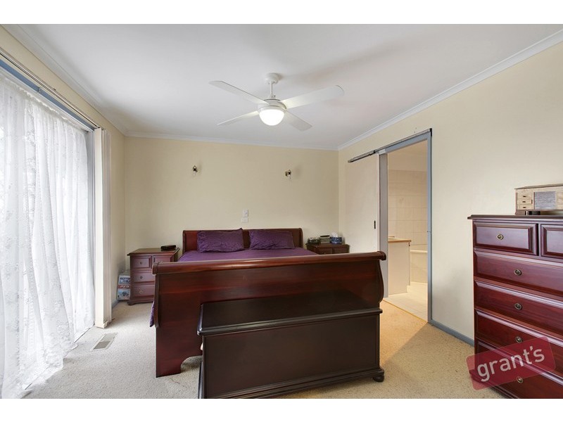 18 Stewart Avenue, Narre Warren VIC 3805