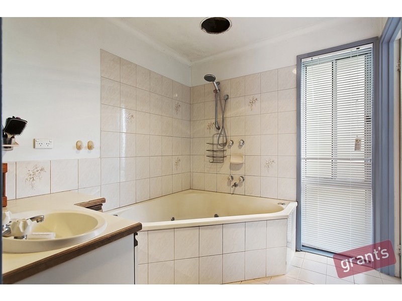 18 Stewart Avenue, Narre Warren VIC 3805