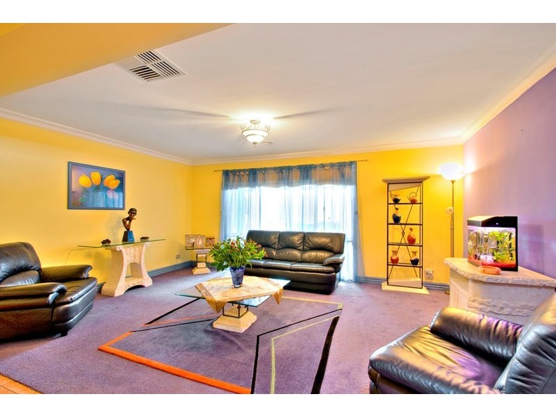 2 The Elms, Narre Warren VIC 3805