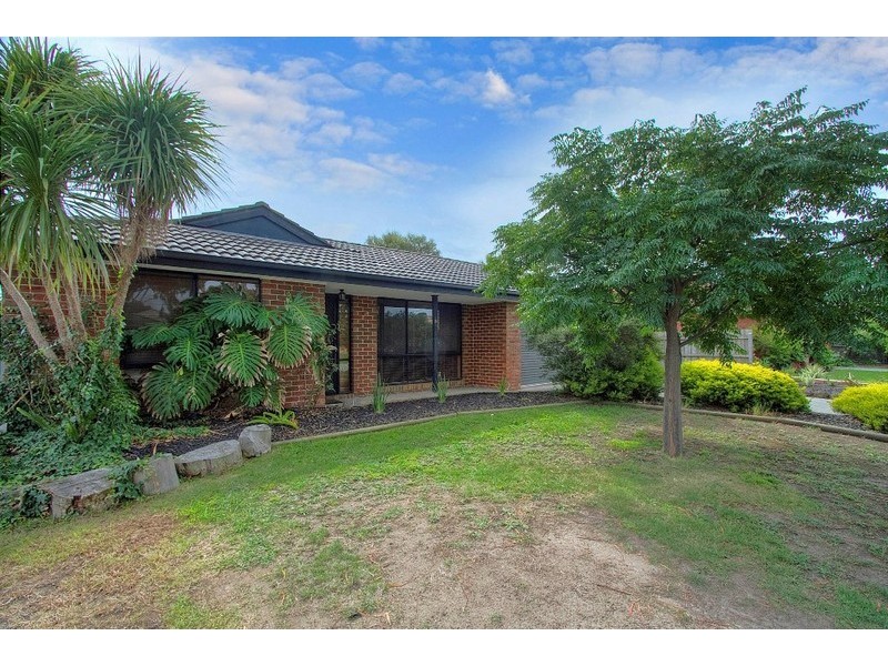9 Swan Court, Narre Warren South VIC 3805