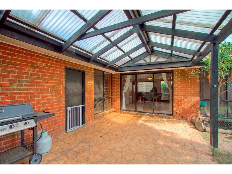 9 Swan Court, Narre Warren South VIC 3805