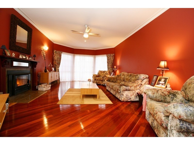 82-84 St Helens Crescent, Narre Warren North VIC 3804