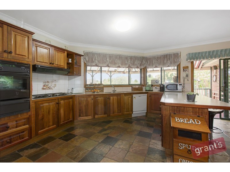 19 Eden Grove, Narre Warren South VIC 3805