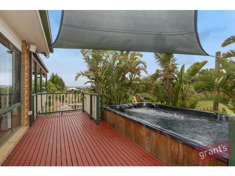 19 Eden Grove, Narre Warren South VIC 3805