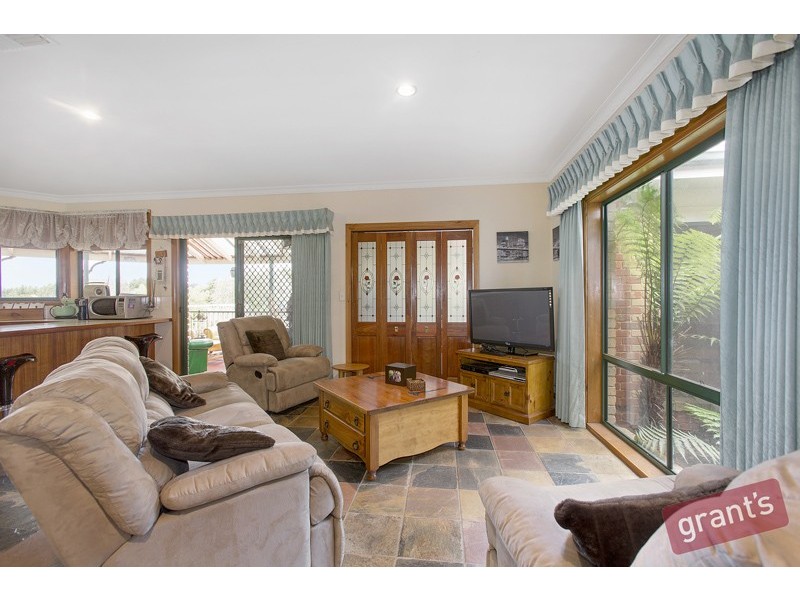 19 Eden Grove, Narre Warren South VIC 3805