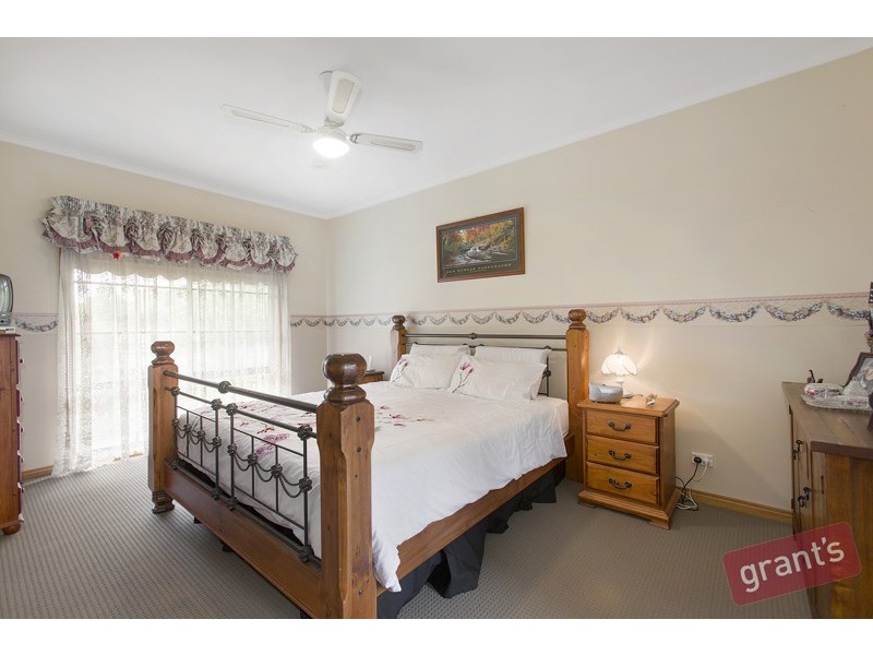 19 Eden Grove, Narre Warren South VIC 3805