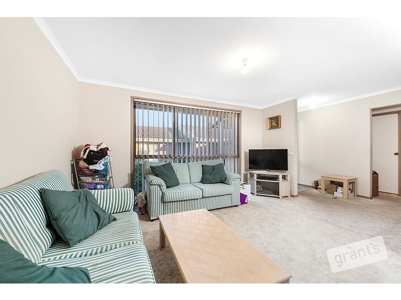 2/8 Bramwell Close, Endeavour Hills VIC 3802