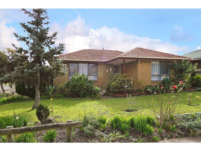 7 Pemberton Drive, Narre Warren VIC 3805