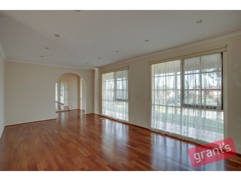 16 Marjoram Close, Hallam VIC 3803