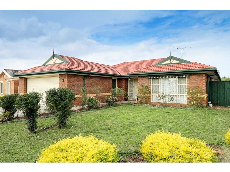 6 Hallmark Drive, Narre Warren South VIC 3805