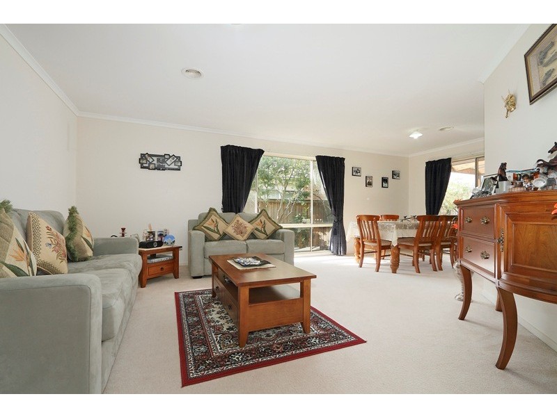 6 Hallmark Drive, Narre Warren South VIC 3805