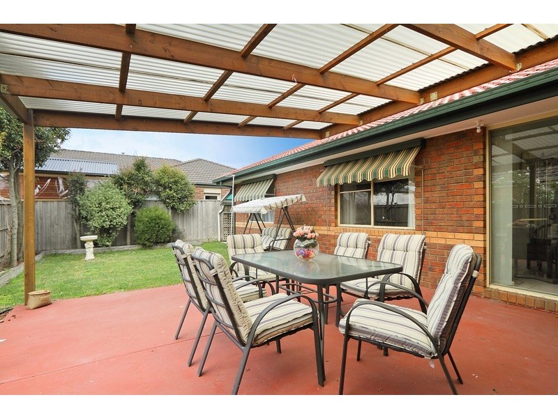 6 Hallmark Drive, Narre Warren South VIC 3805
