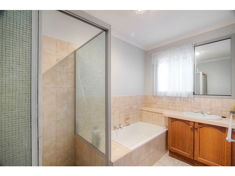 38 Heatherlea Crescent, Narre Warren VIC 3805