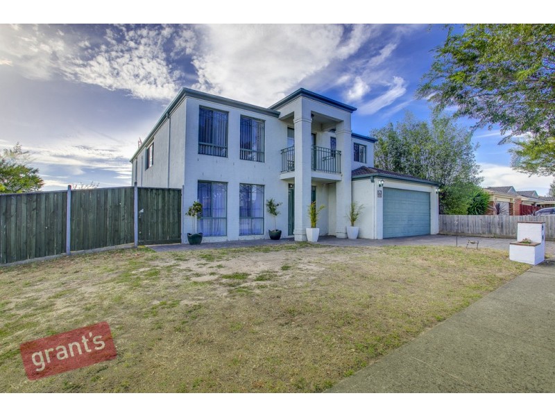 74 Galloway Drive, Narre Warren South VIC 3805