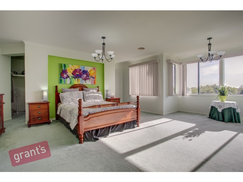 74 Galloway Drive, Narre Warren South VIC 3805