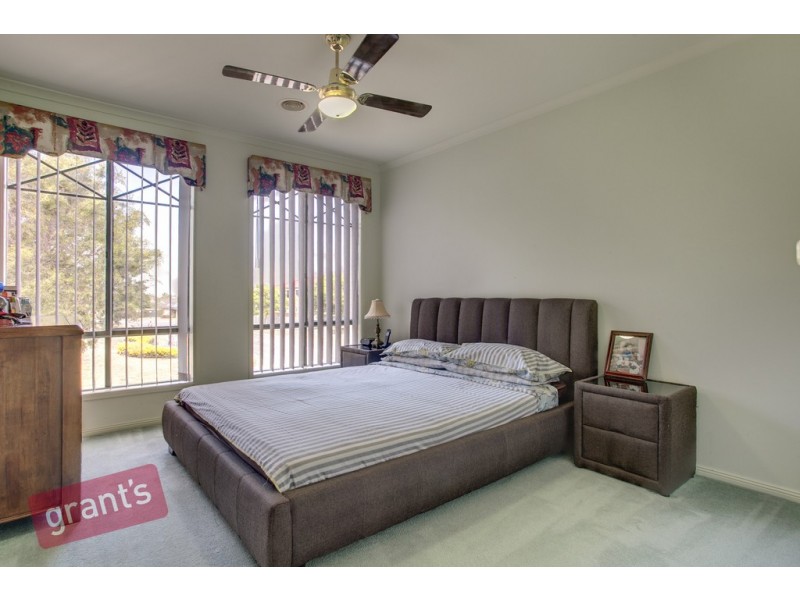 74 Galloway Drive, Narre Warren South VIC 3805