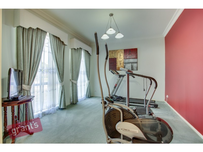 74 Galloway Drive, Narre Warren South VIC 3805
