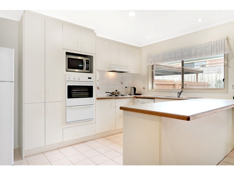 12 Stanton Close, Narre Warren South VIC 3805