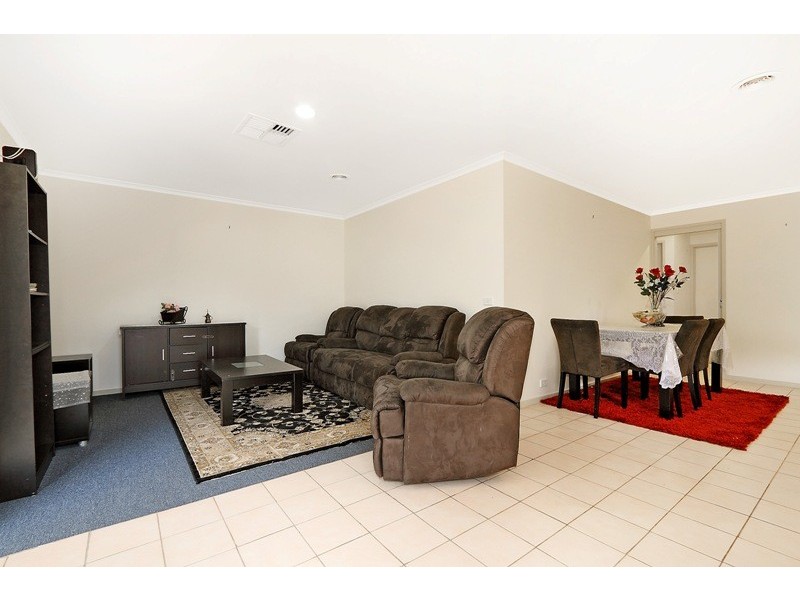 12 Stanton Close, Narre Warren South VIC 3805