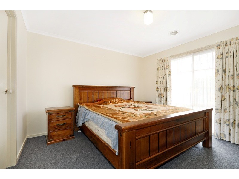 12 Stanton Close, Narre Warren South VIC 3805