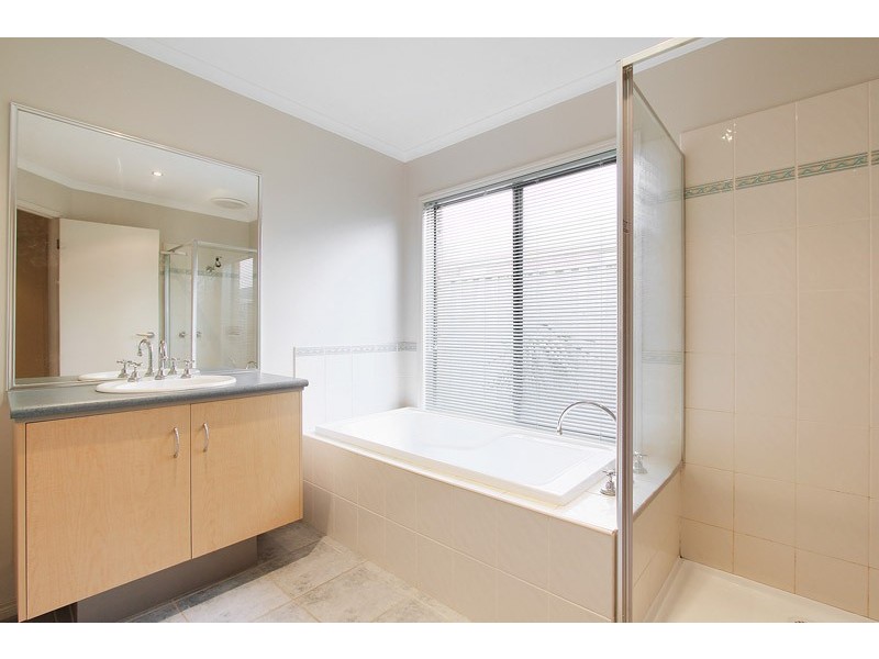 36 Fleet Street, Narre Warren South VIC 3805