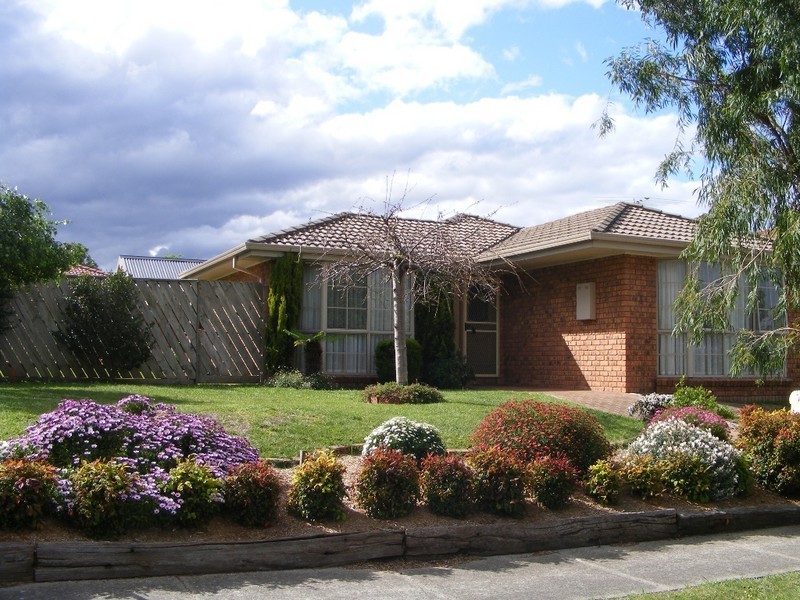 8 Tamarisk Road, Narre Warren VIC 3805