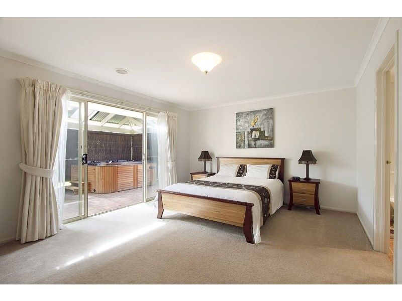 118 Harrington Drive, Narre Warren South VIC 3805