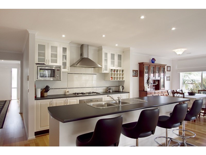 118 Harrington Drive, Narre Warren South VIC 3805