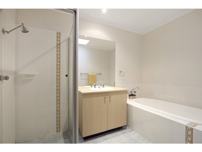 118 Harrington Drive, Narre Warren South VIC 3805