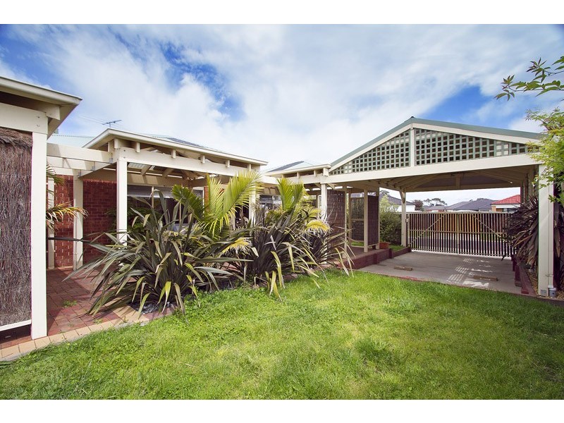 118 Harrington Drive, Narre Warren South VIC 3805