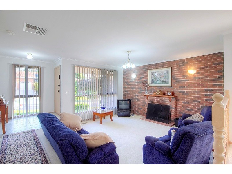 2 Scoble Place, Narre Warren VIC 3805