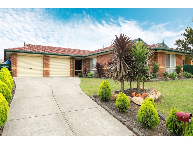 65 Baringa Park Drive, Narre Warren South VIC 3805