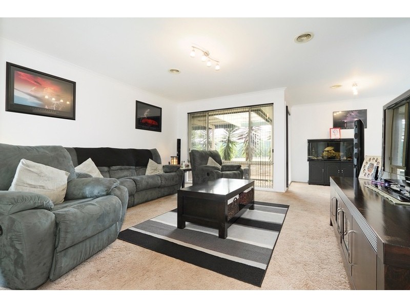 65 Baringa Park Drive, Narre Warren South VIC 3805