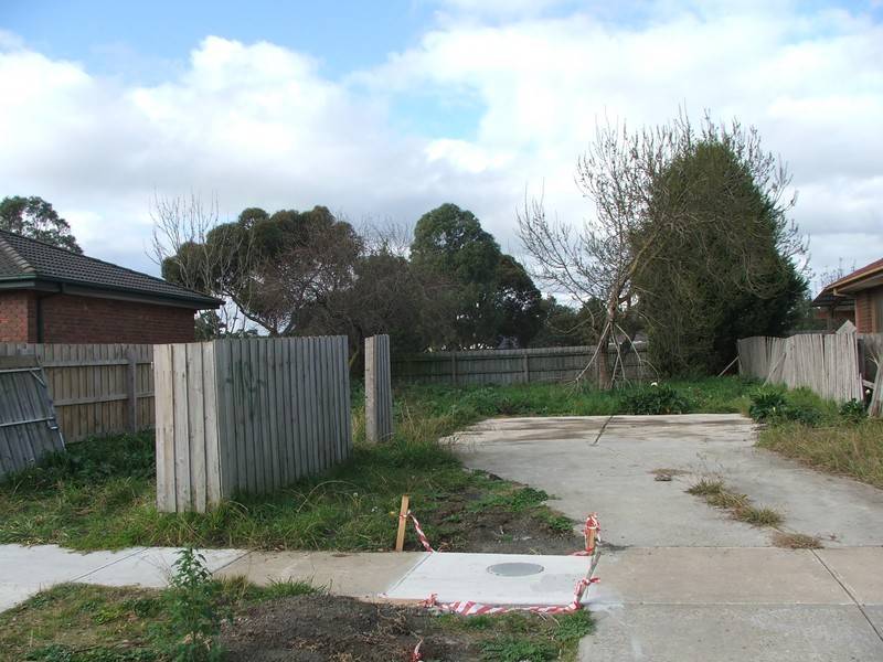 10 Gray Street, Cranbourne North VIC 3977