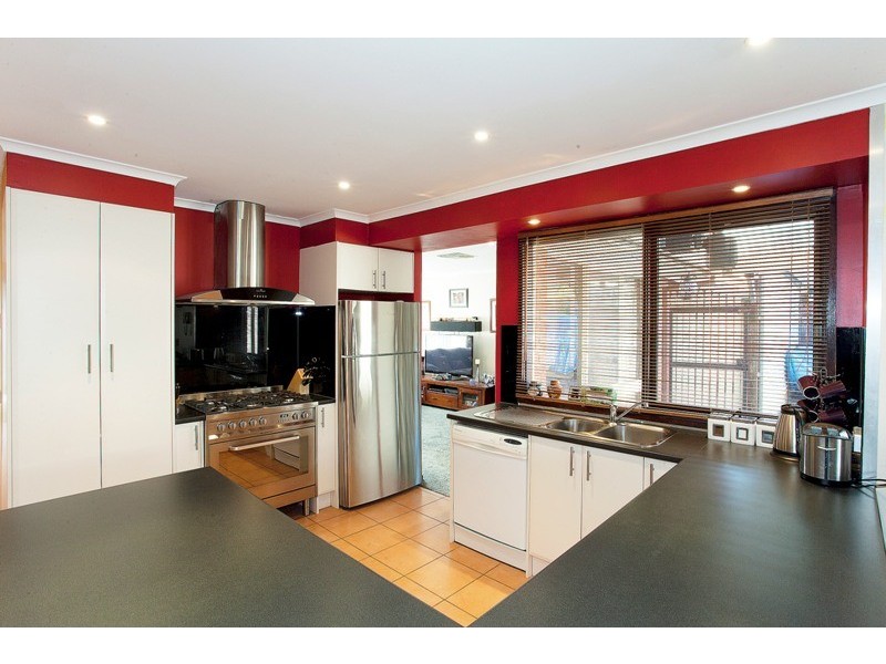 17 Ireland Avenue, Narre Warren VIC 3805