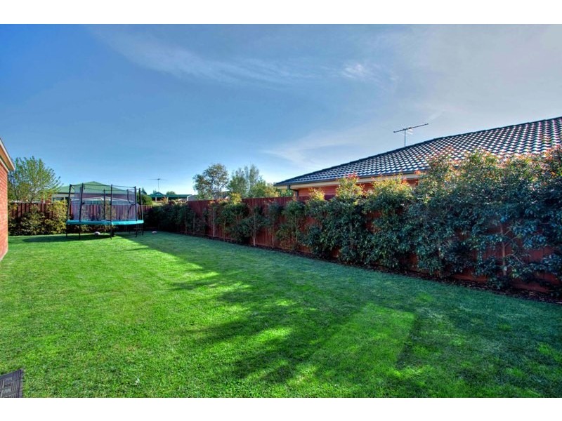 11 Minak Close, Narre Warren South VIC 3805