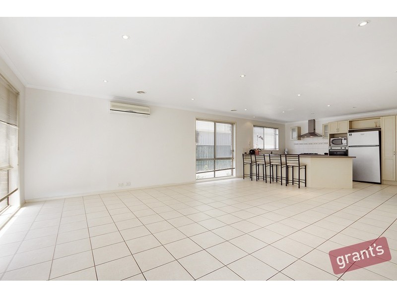 2 Shay Close, Narre Warren South VIC 3805